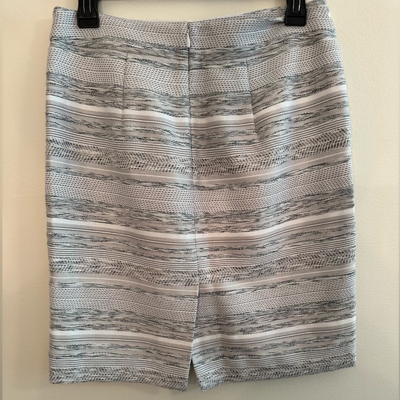 New Ann Taylor pencil skirt - Picture 2 of 3